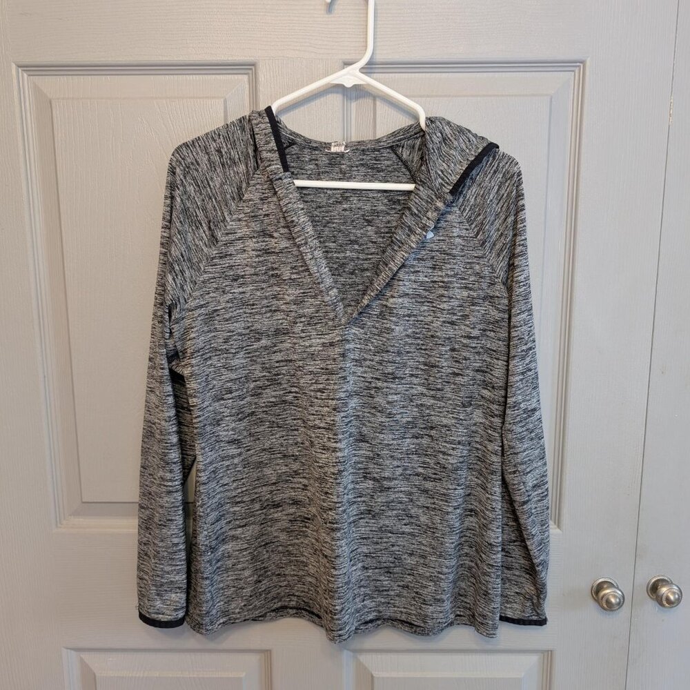 Under Armour lightweigh hooded shirt